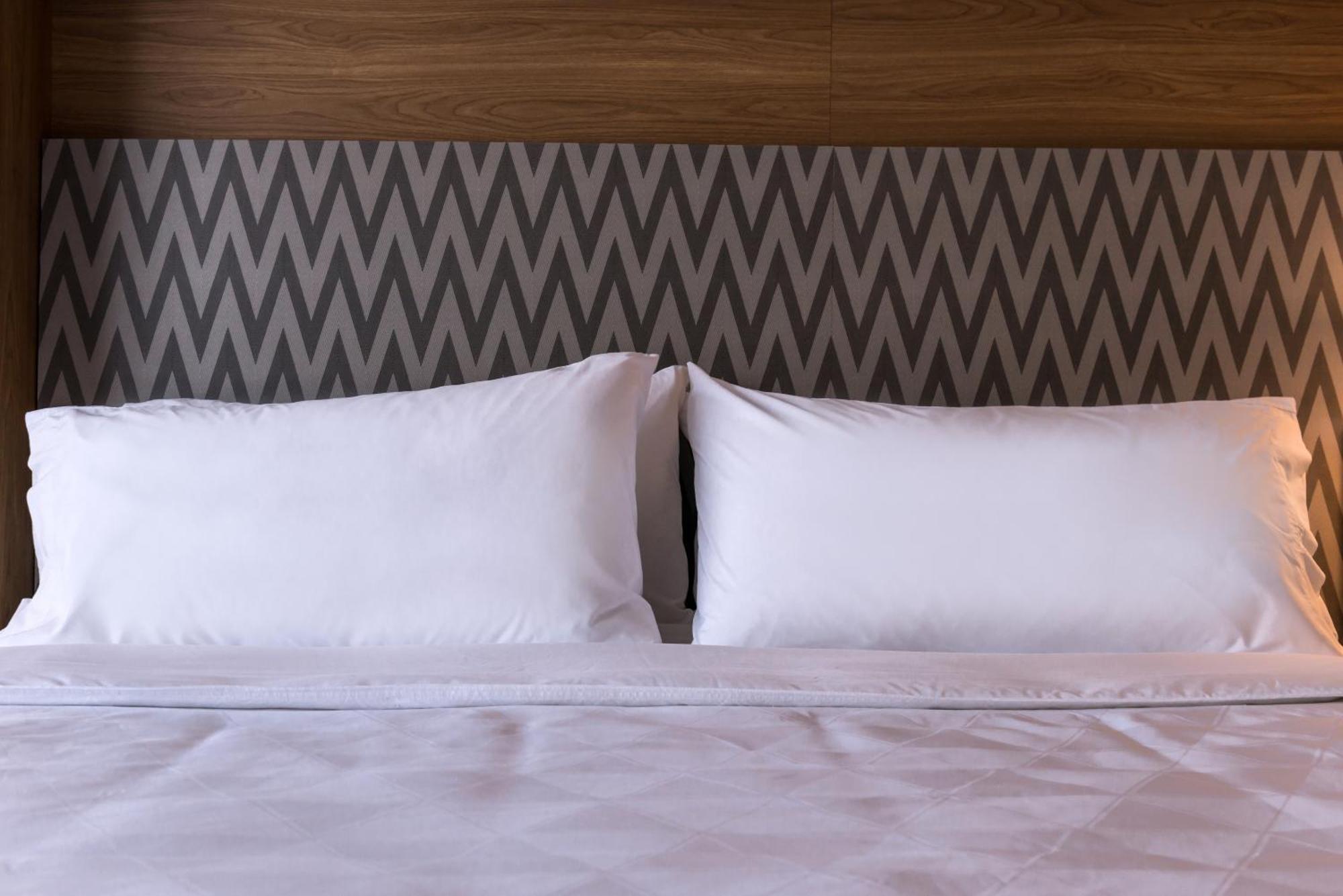 Holiday Inn Detroit Northwest - Livonia By Ihg Экстерьер фото