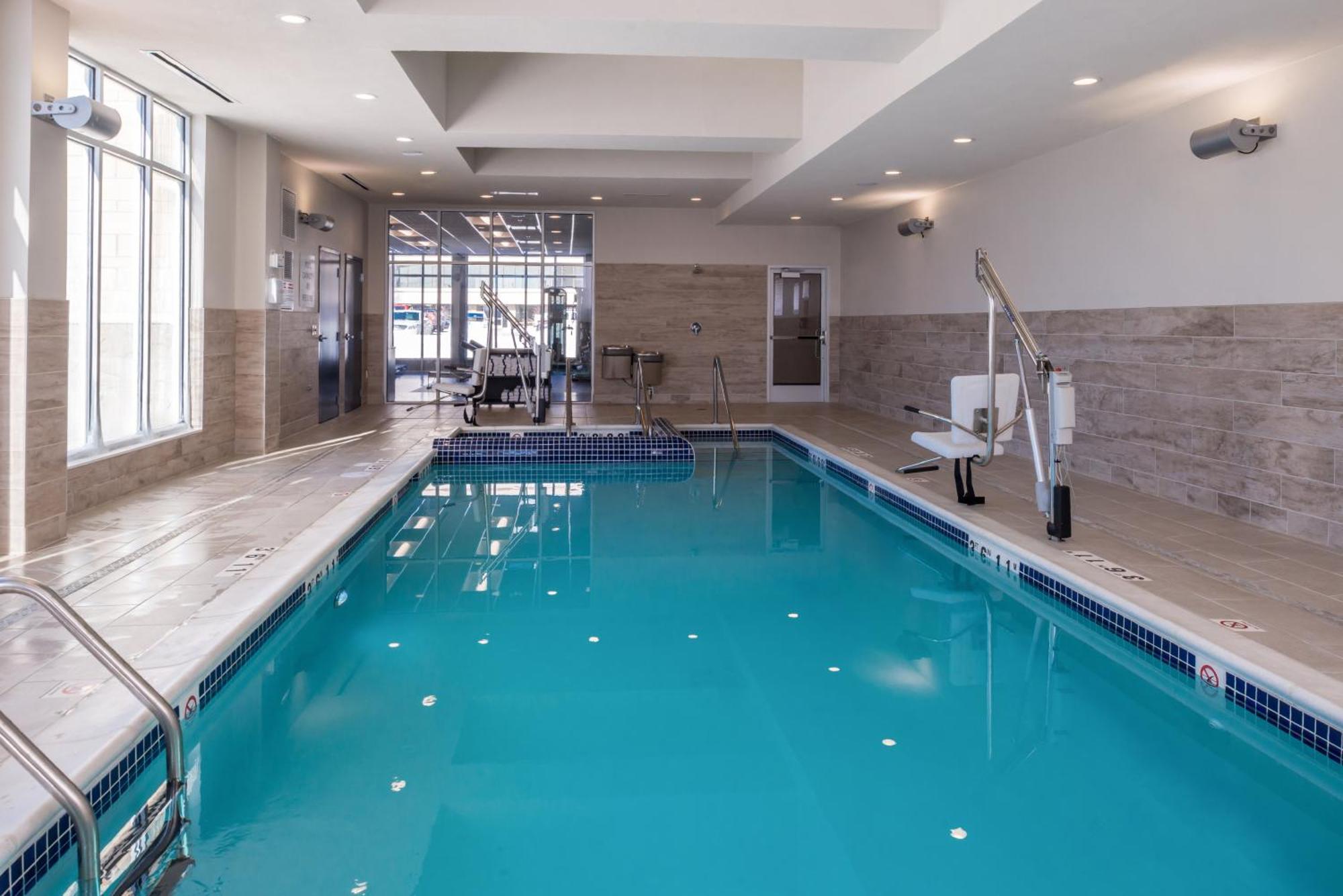 Holiday Inn Detroit Northwest - Livonia By Ihg Экстерьер фото